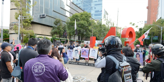 Galería: CDHCM acompañó marcha #Ayotzinapa91Meses