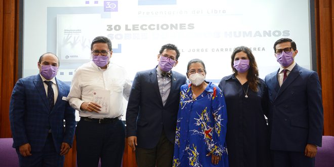 Galería: Presentación del libro "30 lecciones sobre derechos humanos"